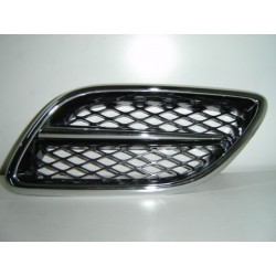 NISSAN PRIMERA 2000 REJILLA...